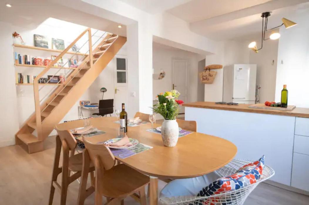 Magnifique Appartement De Charme Avec Vue Sur Le Palais Des Papes A Avignon Wifi Gratuit Eksteriør billede