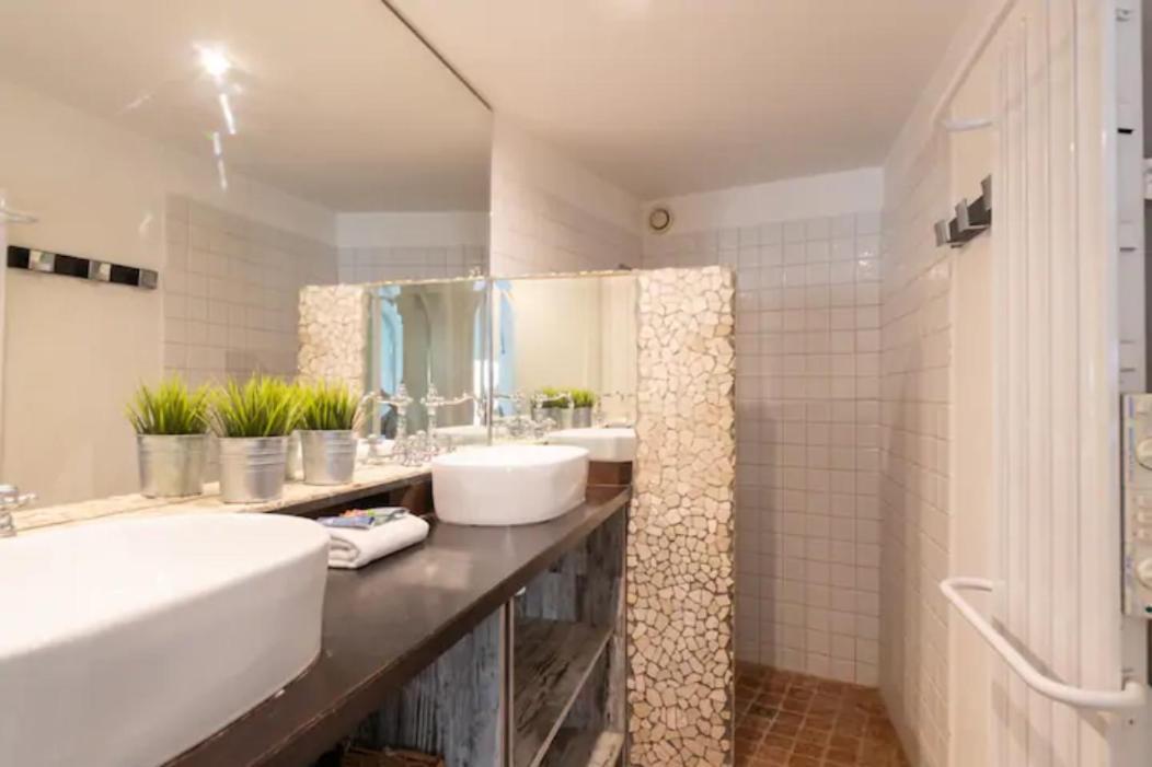 Magnifique Appartement De Charme Avec Vue Sur Le Palais Des Papes A Avignon Wifi Gratuit Eksteriør billede