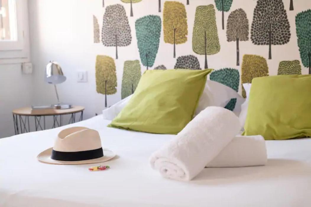 Magnifique Appartement De Charme Avec Vue Sur Le Palais Des Papes A Avignon Wifi Gratuit Eksteriør billede