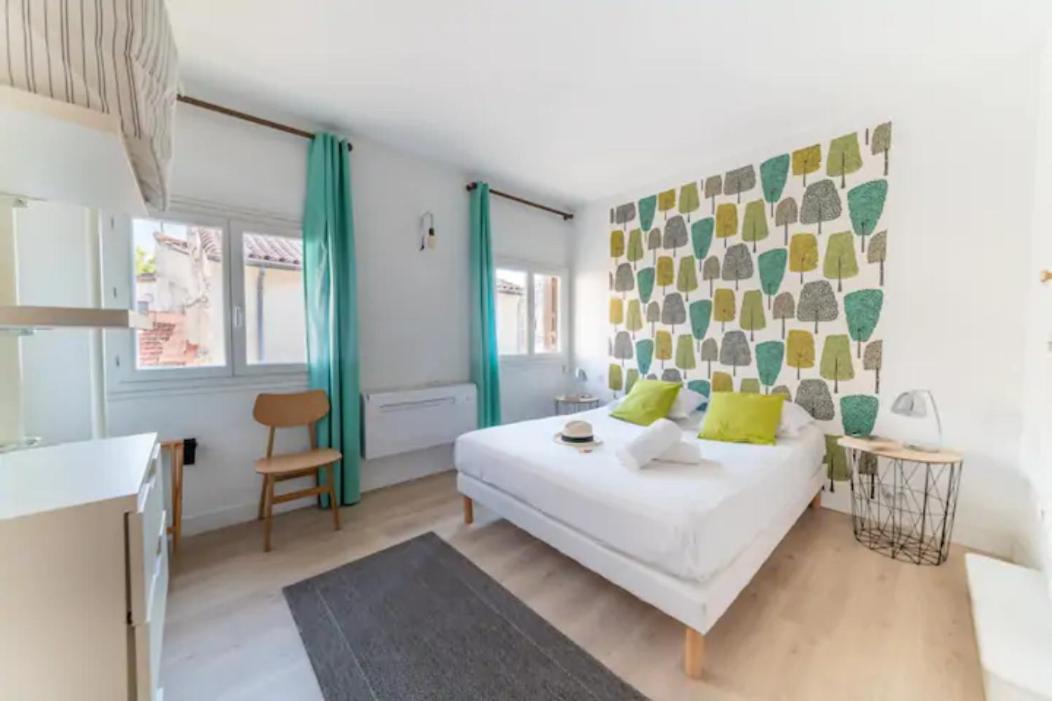 Magnifique Appartement De Charme Avec Vue Sur Le Palais Des Papes A Avignon Wifi Gratuit Eksteriør billede