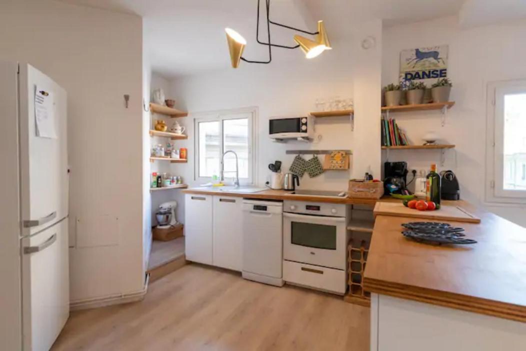 Magnifique Appartement De Charme Avec Vue Sur Le Palais Des Papes A Avignon Wifi Gratuit Eksteriør billede